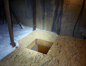 Zateplení stropu rodinného patrového domu pomocí foukané izolace